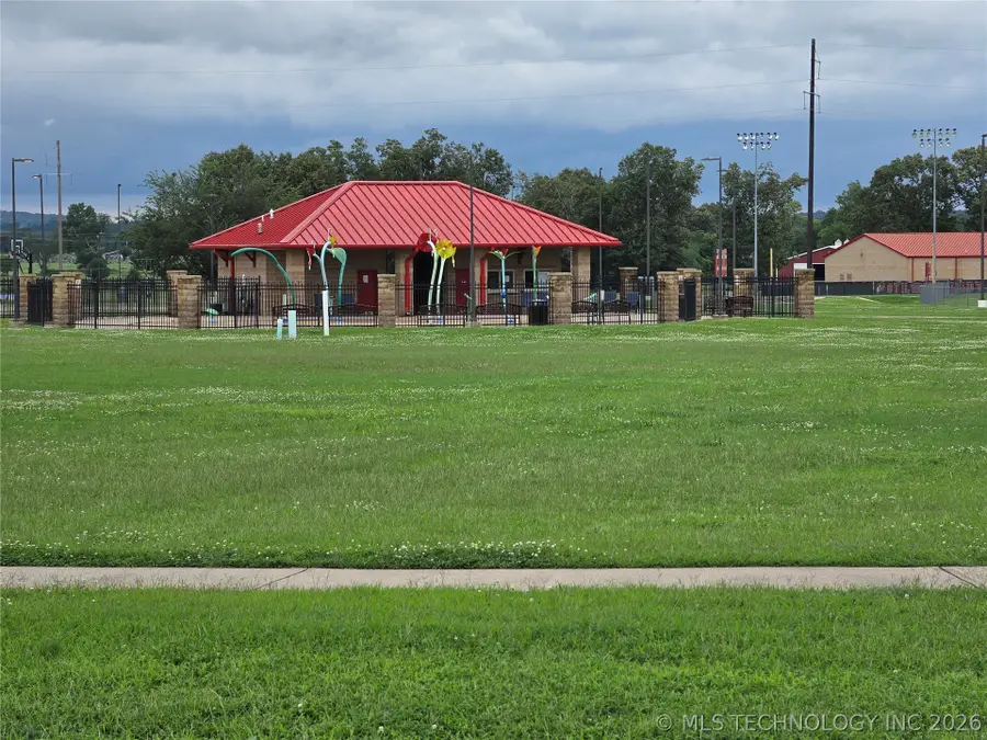 1106 W Hickory Street, Stilwell, OK 74960 - #3