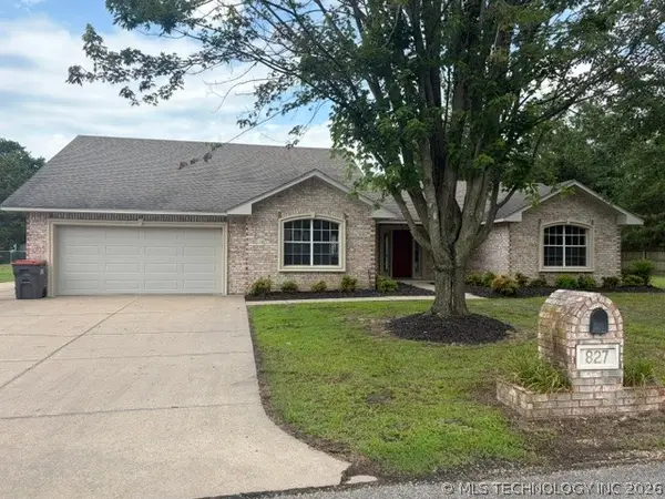 827 Chatsworth Drive, Grove, OK 74344