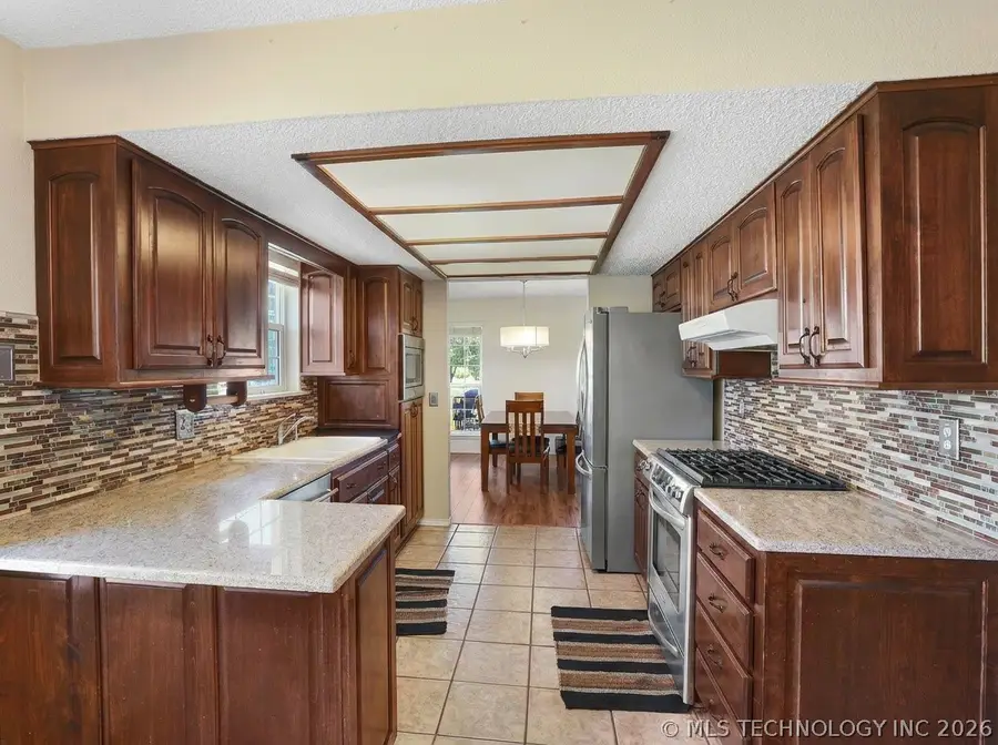 800 W Albuquerque Street, Broken Arrow, OK 74011 - #2