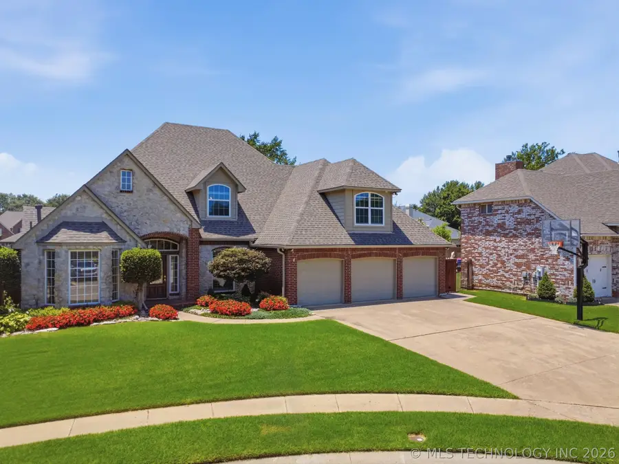 6009 W Phoenix Court, Broken Arrow, OK 74011 - #2