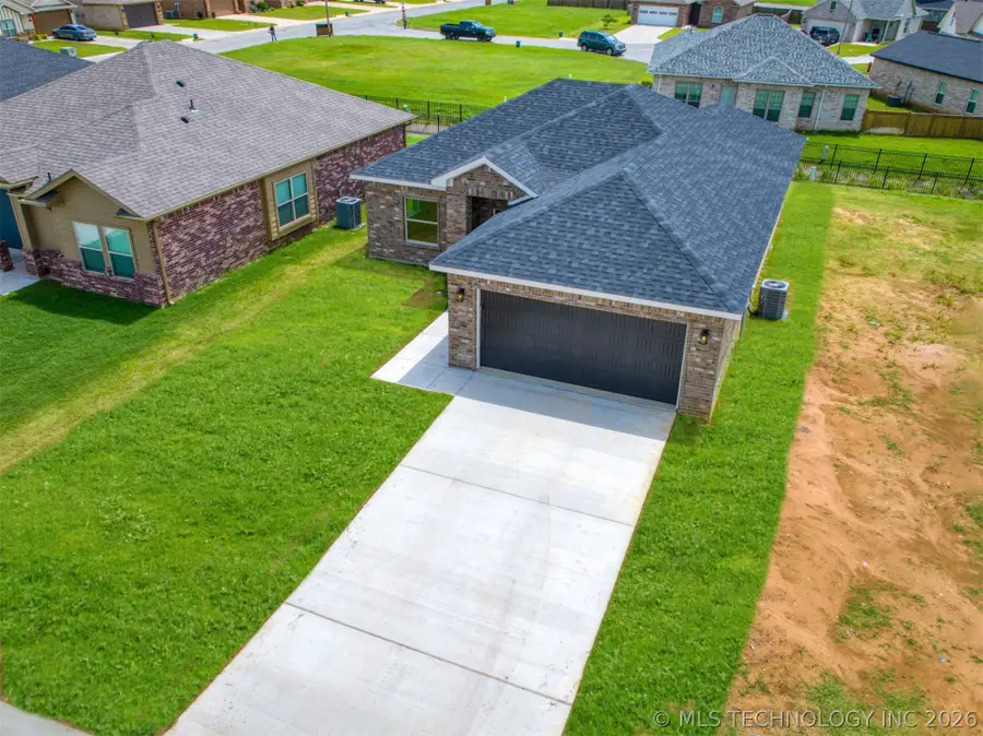 1190 Wild Indigo Circle, Calera, OK 74730 - #3