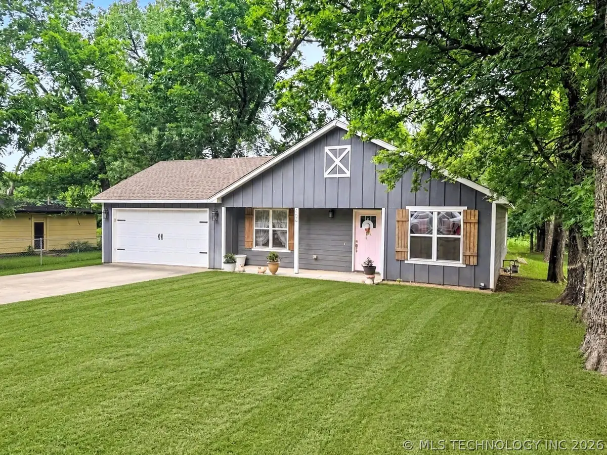 404 E Cottonwood Avenue, Fort Gibson, OK 74434 - #1