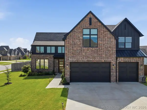 12722 S Maplewood Avenue E, Bixby, OK 74008