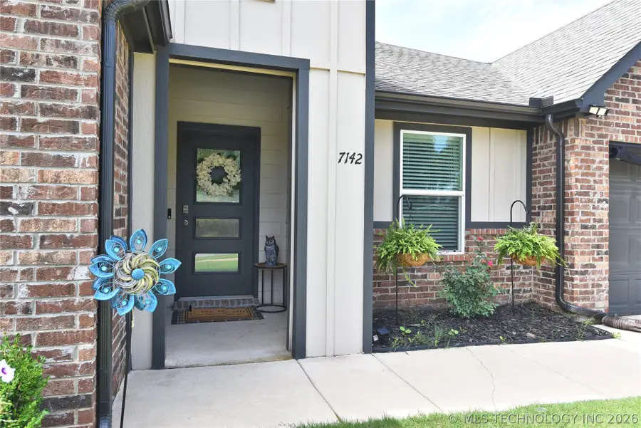 7142 E 154th Street S, Bixby, OK 74008 - #3
