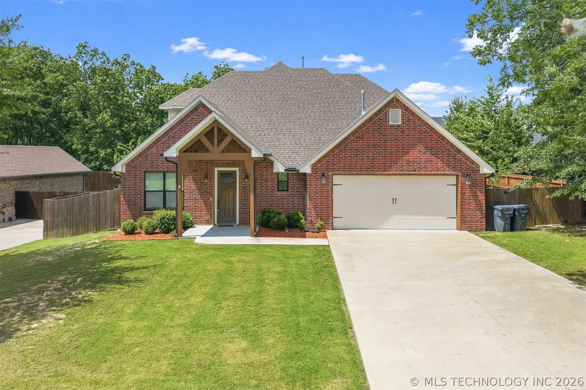 1707 Warwick Circle, Ardmore, OK 73401 - #1