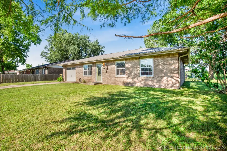 3112 M Street Nw, Miami, OK 74354 - #2