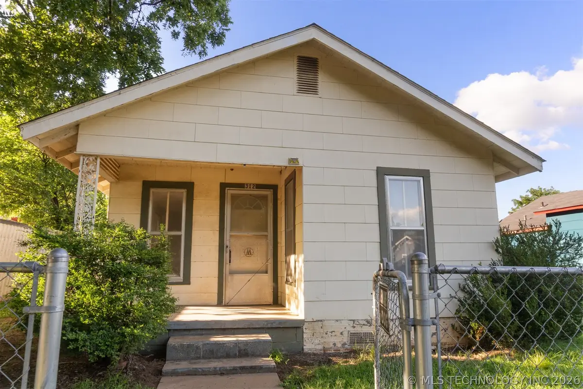 312 E Florida Street, Durant, OK 74701 - #1