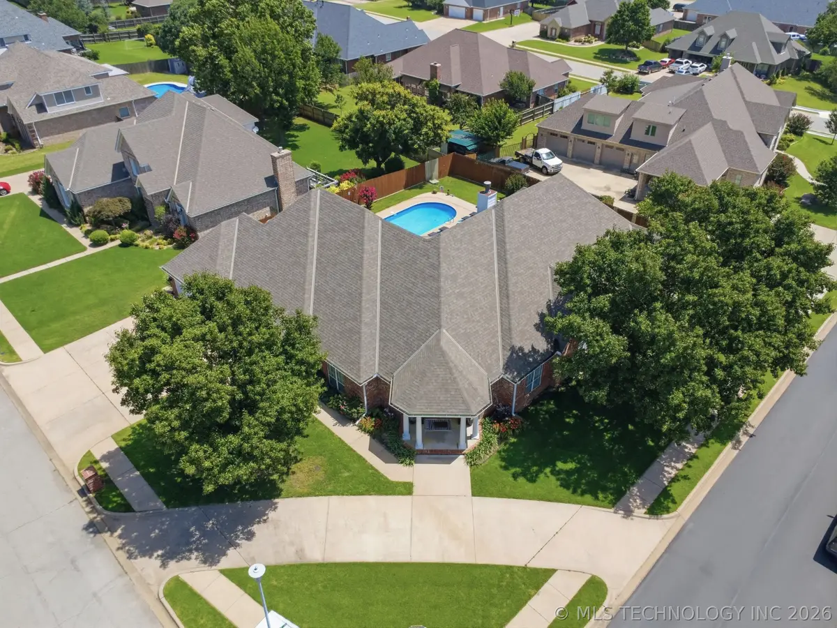 2716 Roanoke Ridge Road, Bartlesville, OK 74006 - #1