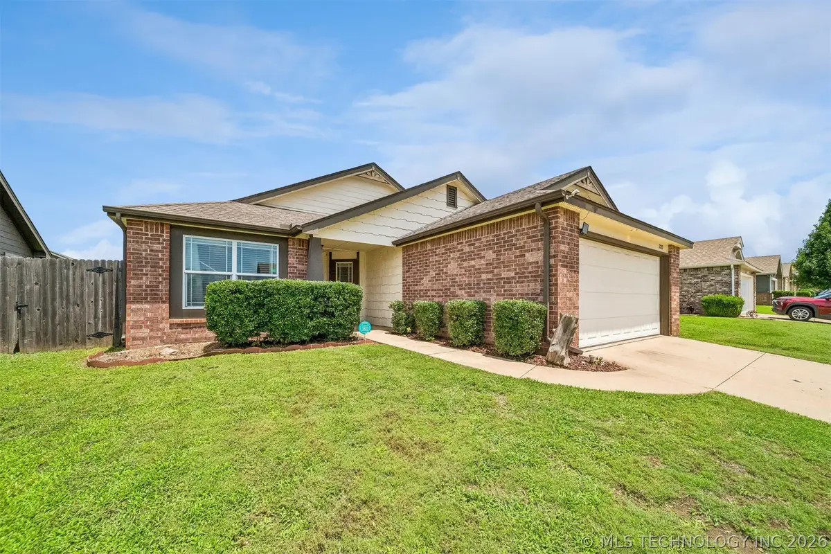 2212 E Elmira Street, Broken Arrow, OK 74012 - #1