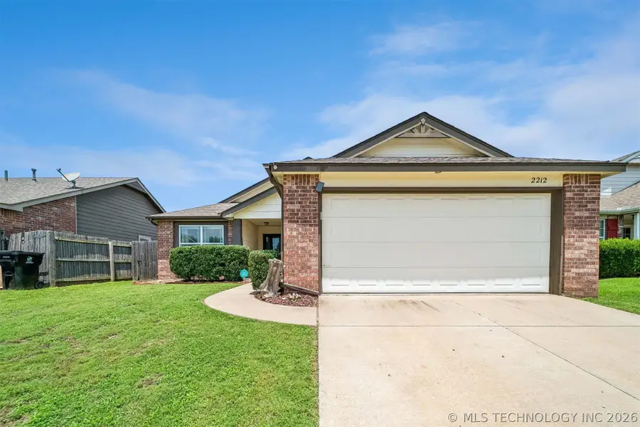 2212 E Elmira Street, Broken Arrow, OK 74012 - #2