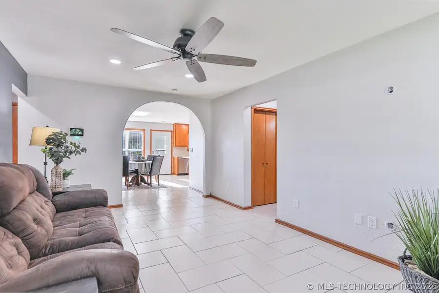401 S 21st Street, Collinsville, OK 74021 - #3