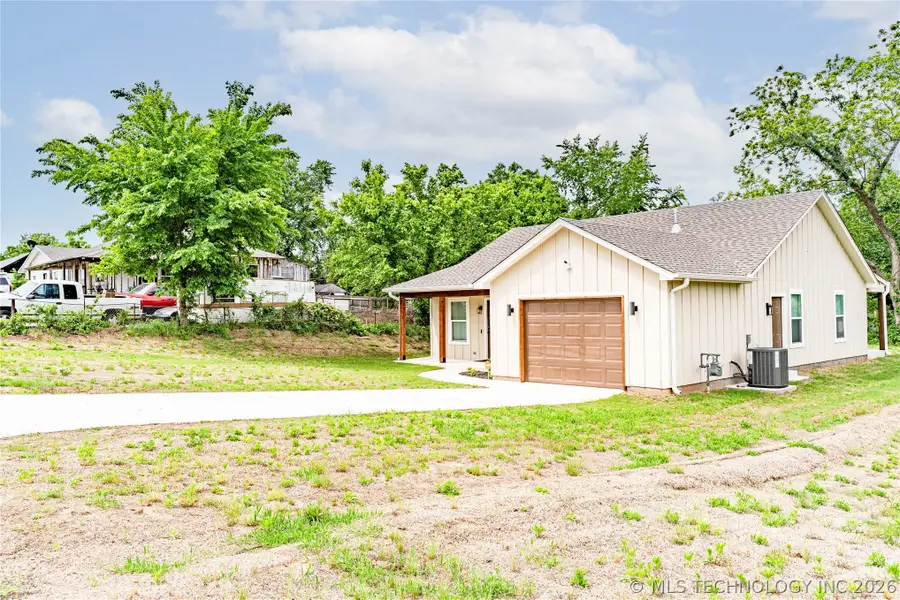 1602 S Hickory Street, Bristow, OK 74010 - #2