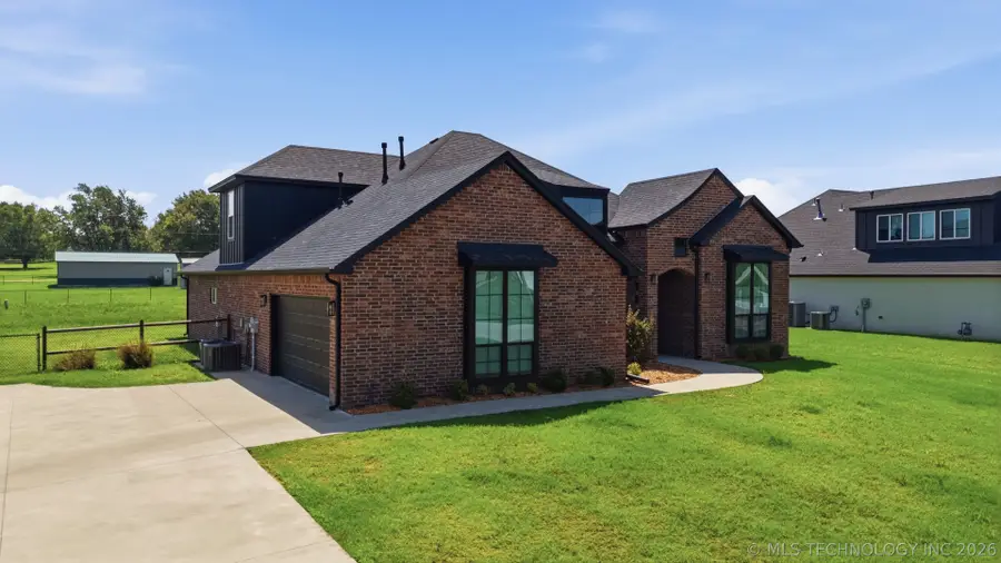 817 N 24th Street, Collinsville, OK 74021 - #2