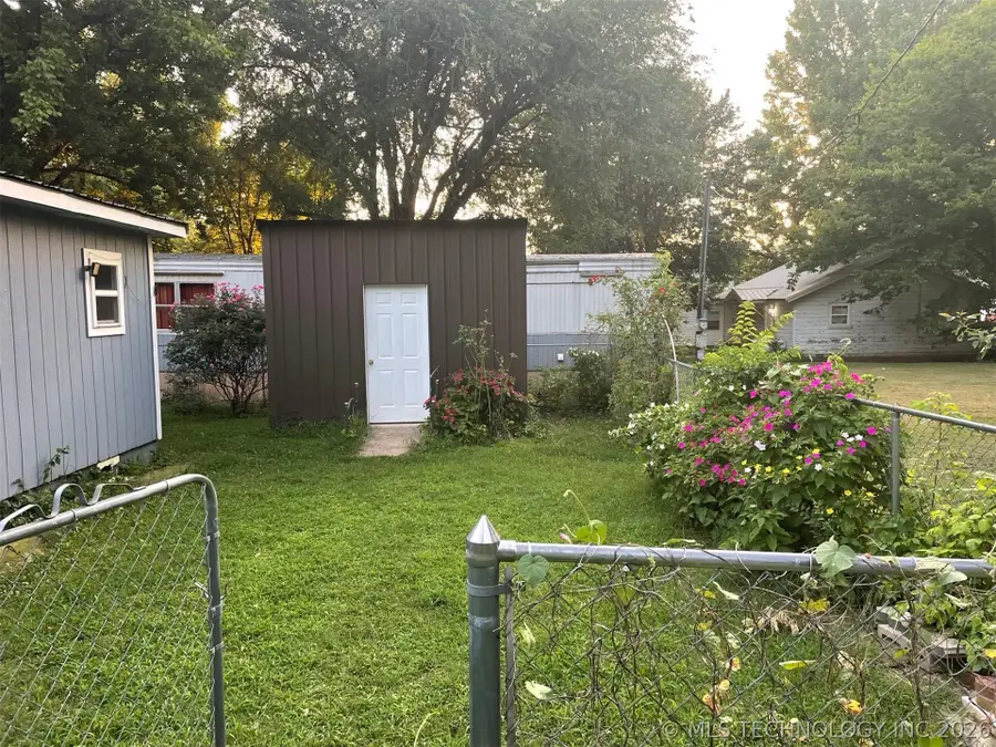 310 S Cherokee, Stilwell, OK 74960 - #2