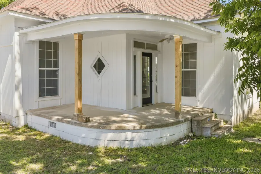 302 S 10, Madill, OK 73446 - #2