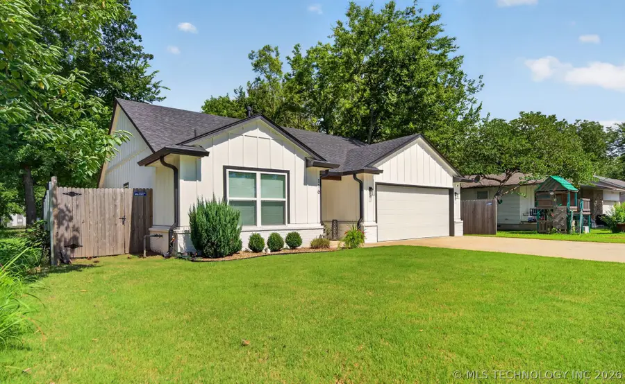 116 S Whitaker Street, Pryor, OK 74361 - #3