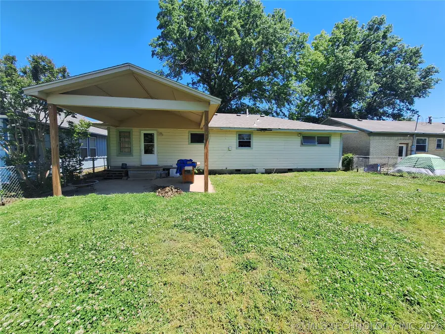 913 N Oklahoma Avenue, Claremore, OK 74017 - #2