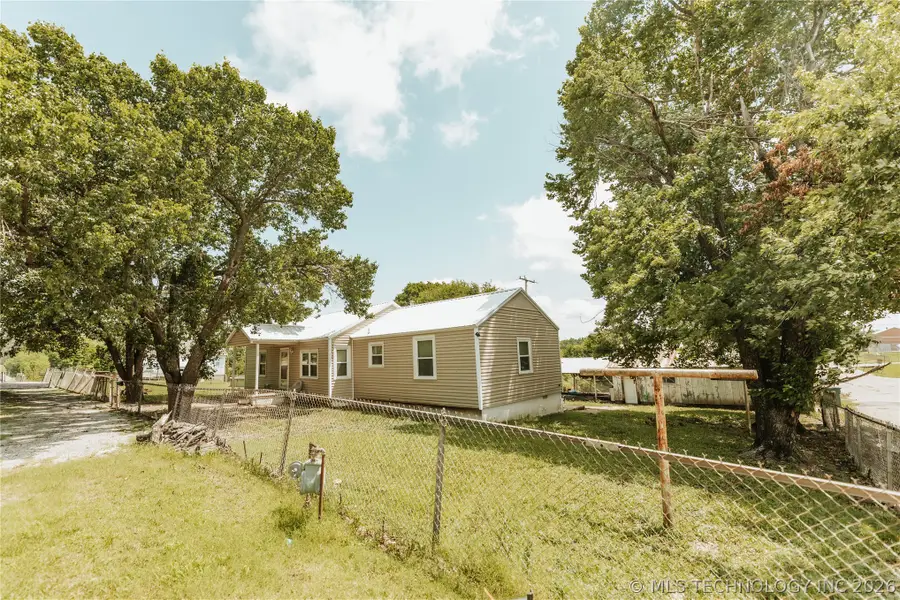 200 N Wilson Street, Fairfax, OK 74637 - #3