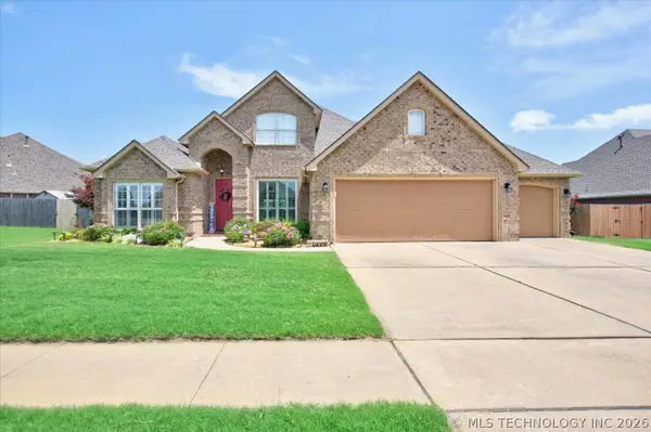 124 Prairie Ridge Court, Bartlesville, OK 74006