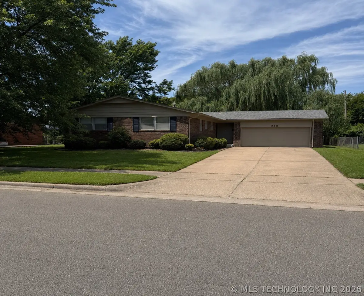 312 N Cedar Street, Owasso, OK 74055 - #1