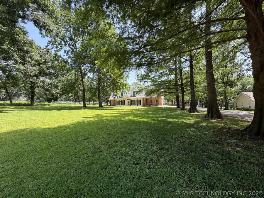 1304 N Iroquois Avenue, Chouteau, OK 74337 - #3