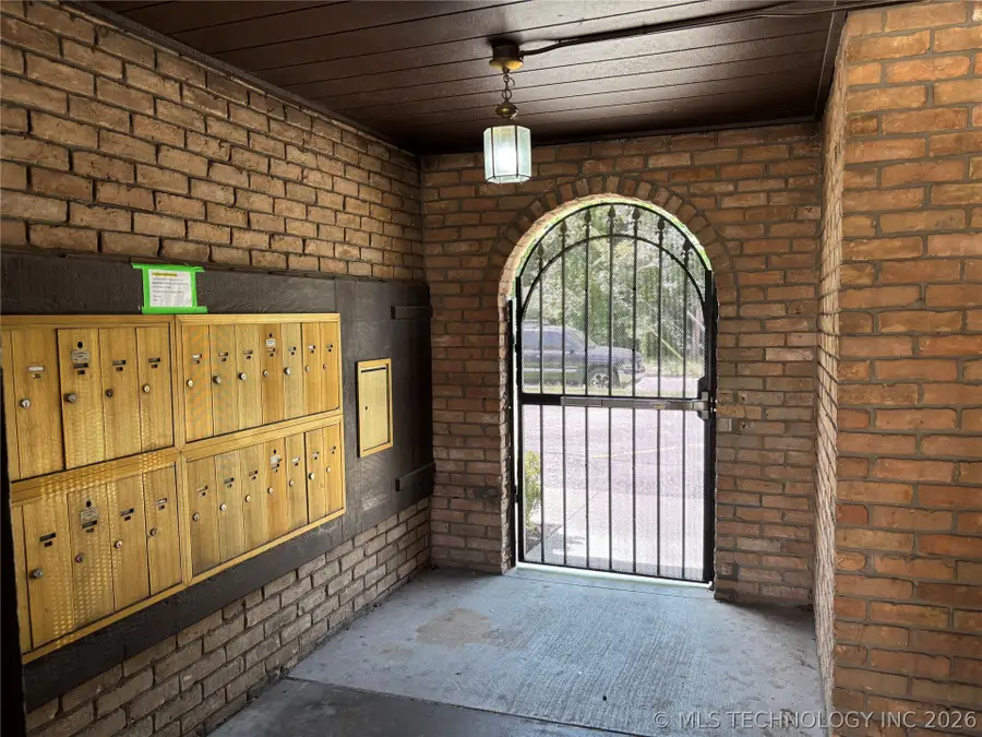 1313 E 48th Street #4, Tulsa, OK 74105 - #2