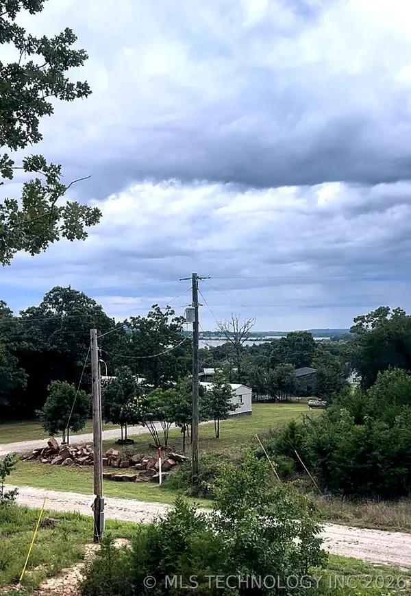 002 Sleepy Hollow Trail, Eufaula, OK 74432