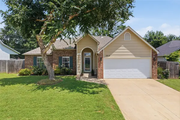 5313 S Maple Place, Broken Arrow, OK 74011