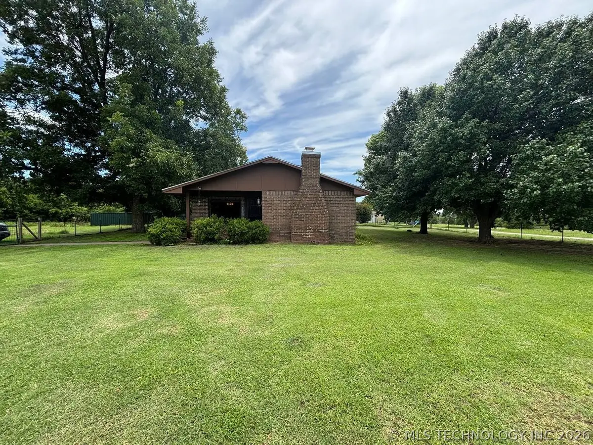 975 Cox City Road, Rush Springs, OK 73082 - #1
