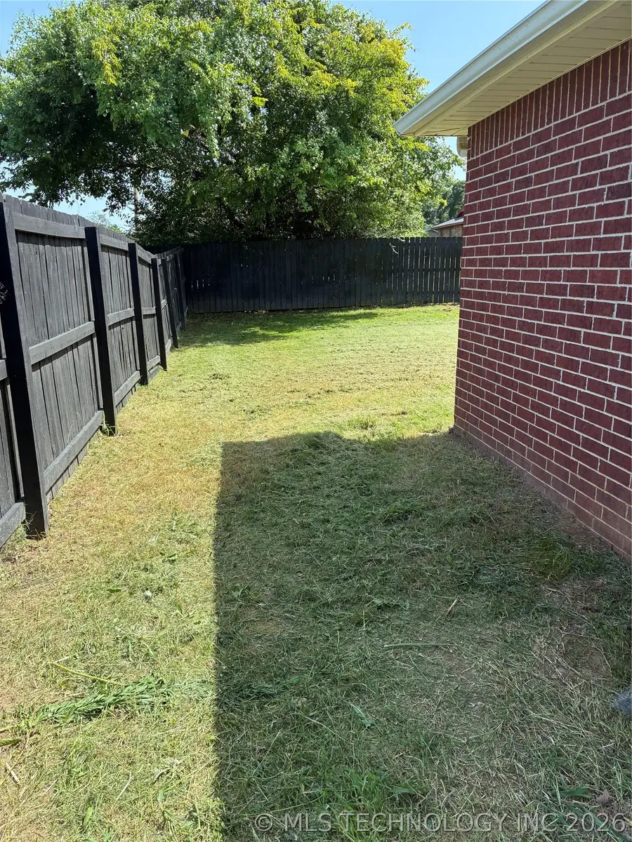 2101 W 27th Street, Muskogee, OK 74401 - #2