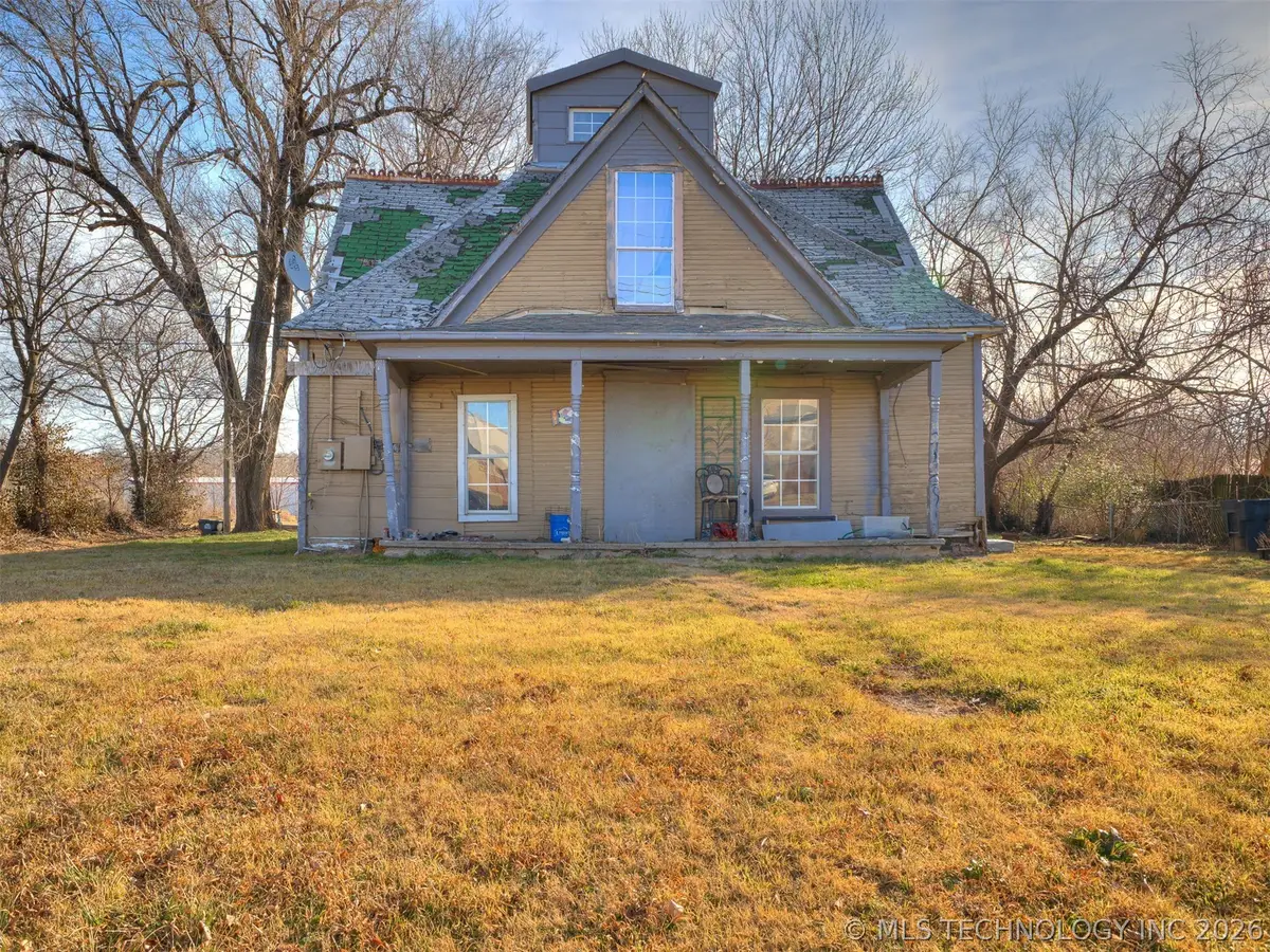 225 N Delaware Avenue, Coweta, OK 74429 - #1