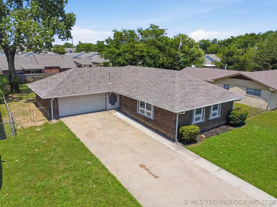 1210 W School Street, Claremore, OK 74017 - #3