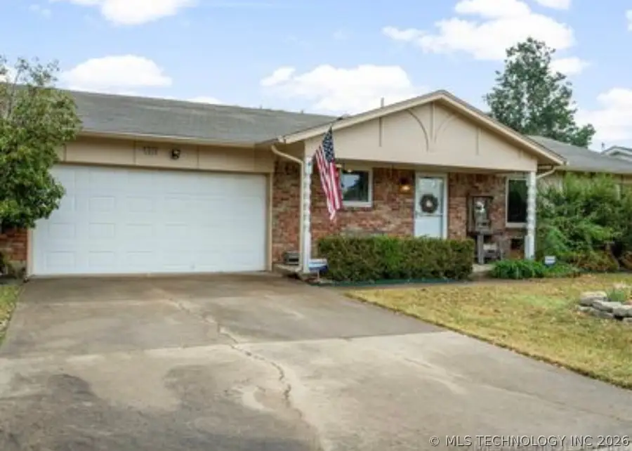1025 N Hickory Place, Broken Arrow, OK 74012 - #2