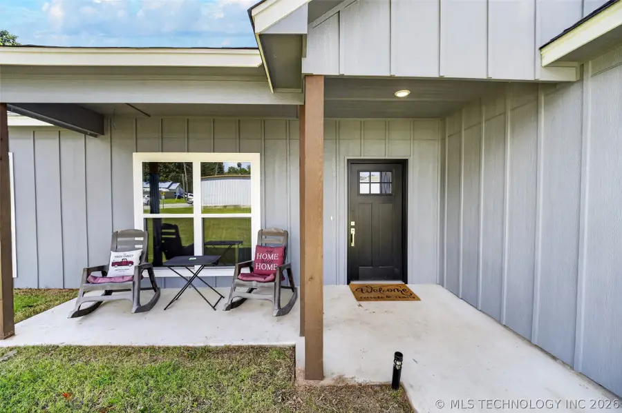 100 N Eufaula Avenue, Coweta, OK 74429 - #2