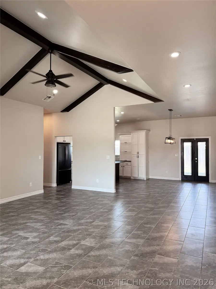 2807 Falling Leaves Drive, Weatherford, OK 73096 - #3