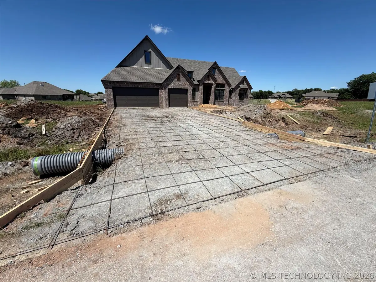 2119 E 45th Place, Sand Springs, OK 74063 - #1