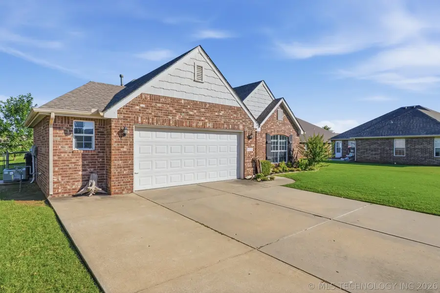 9001 N 156th East Place, Owasso, OK 74055 - #3
