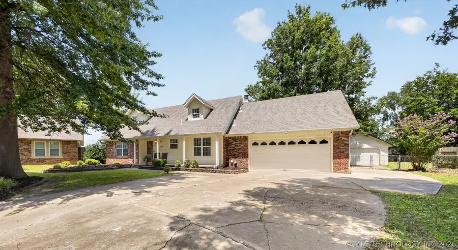 1102 W 20th Street, Claremore, OK 74017 - #2