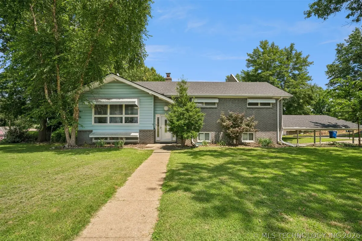 2325 J Street Sw, Miami, OK 74354 - #1