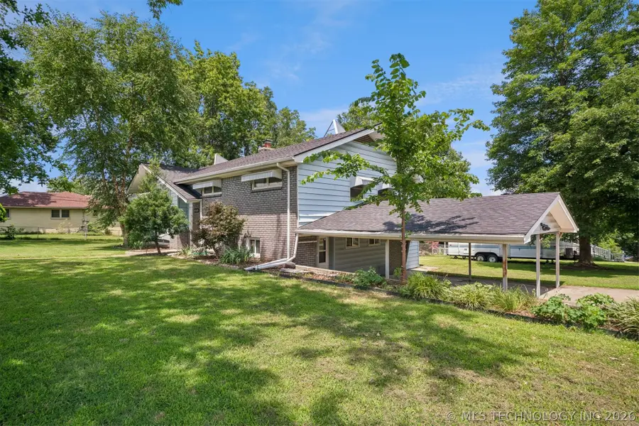 2325 J Street Sw, Miami, OK 74354 - #3