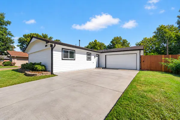 8980 E 33rd Place, Tulsa, OK 74145