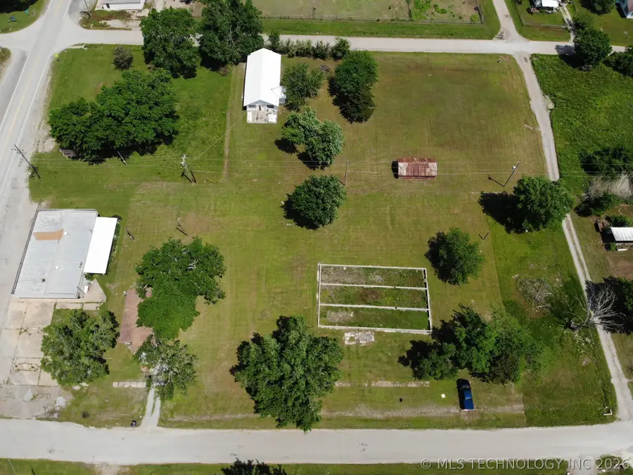 116 E 4th Street, Wynona, OK 74084 - #2