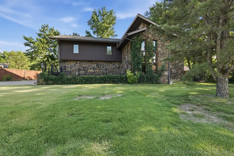 1206 20th Avenue Ne, Miami, OK 74354 - #3