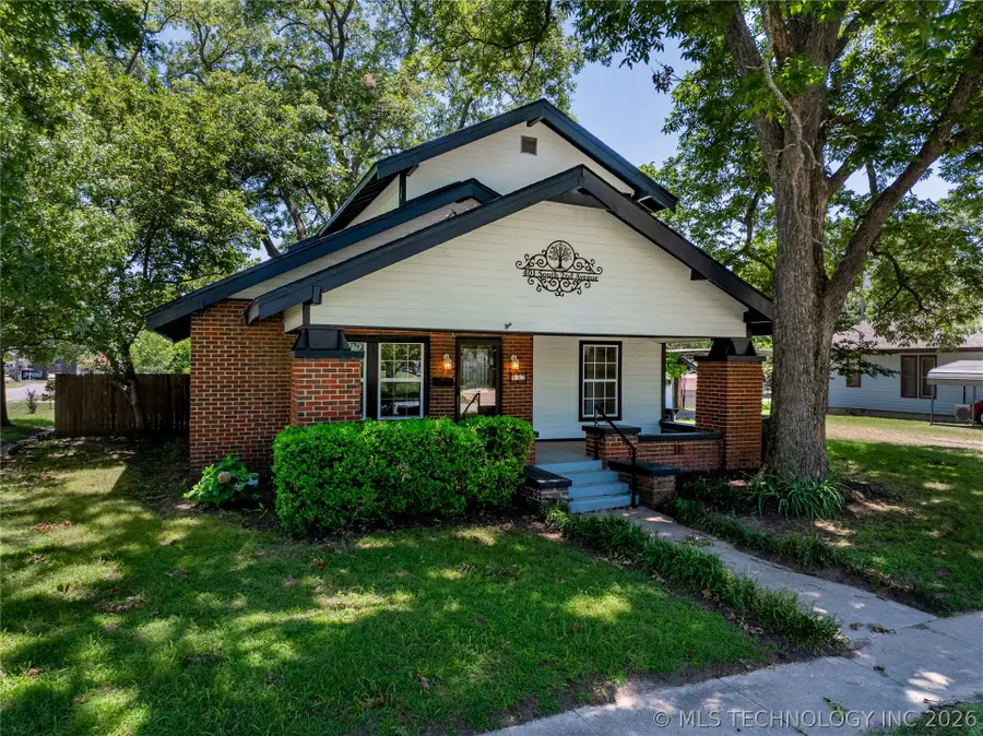 401 S 2nd Avenue, Madill, OK 73446 - #2