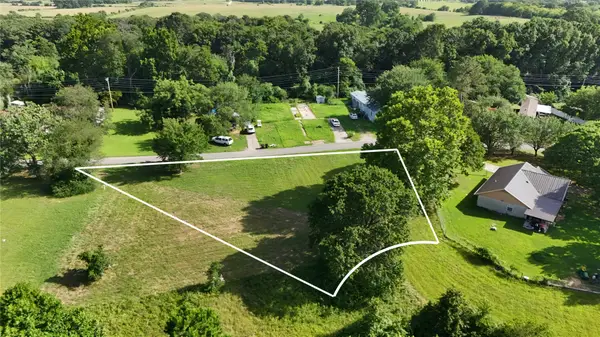 1946 Coon Creek Drive, Eufaula, OK 74432