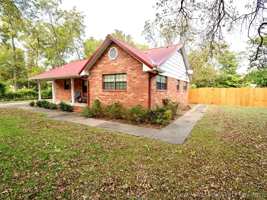 101 Park Drive, Madill, OK 73446 - #2