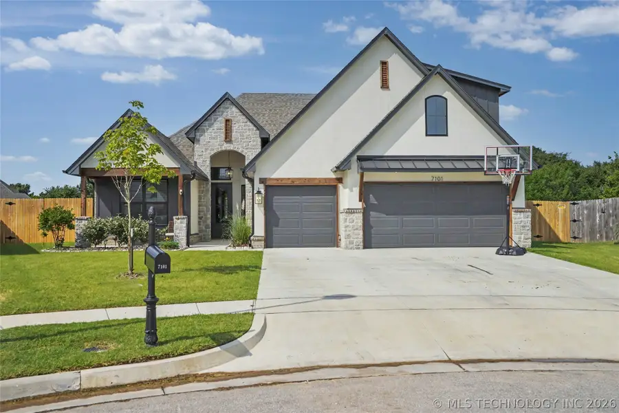 7101 E Queens Street, Broken Arrow, OK 74014 - #2