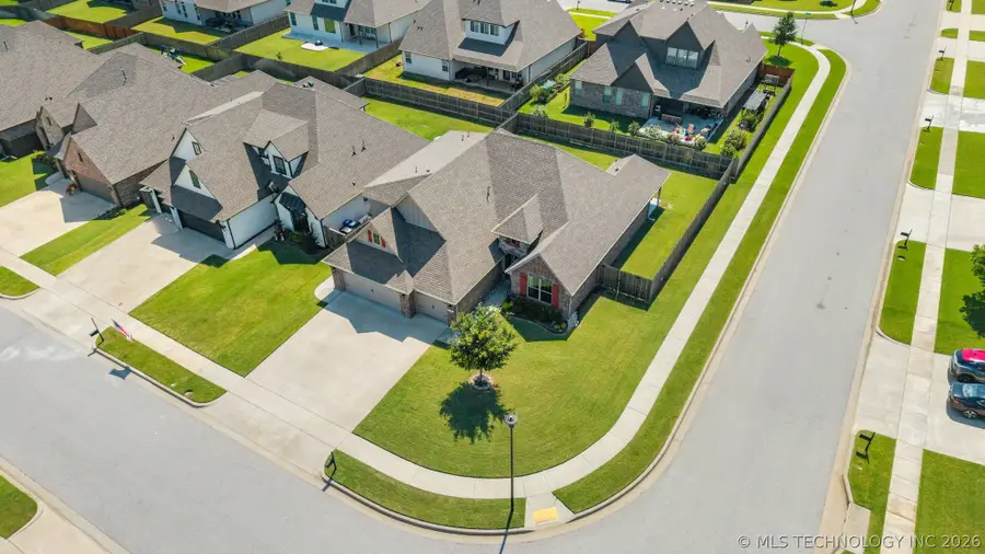 824 N 88th Street, Broken Arrow, OK 74014 - #2