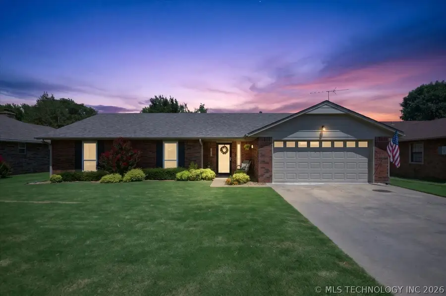 1918 Stonehenge Drive, Bartlesville, OK 74006 - #2