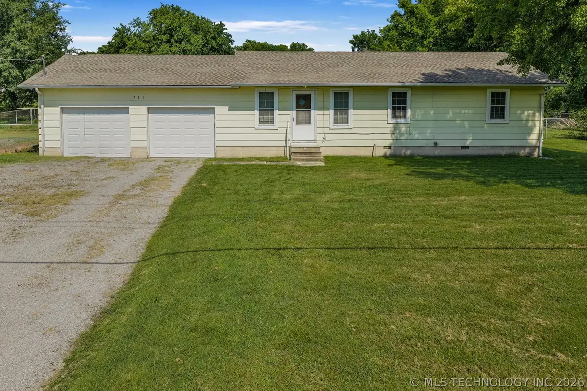 715 N Division Street, Coweta, OK 74429 - #1
